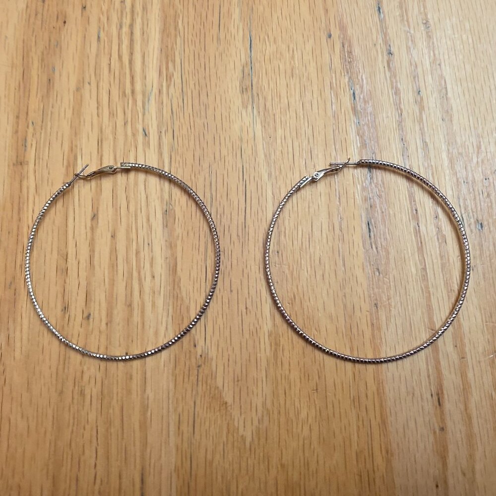 Etsy Large Textured Gold Tone Hoops - Picture 5 of 9